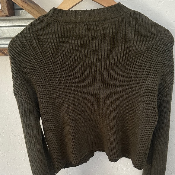 Steve Madden Dark Green cropped knit Sweater - Picture 4 of 4